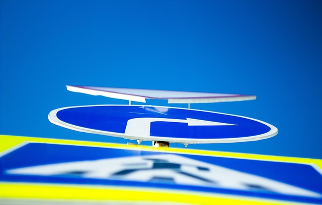 How can you proactively monitor for these B2B SaaS warning signs