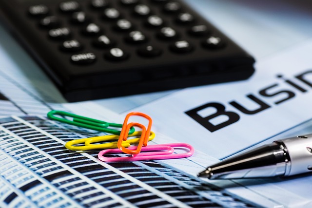 How Do Weekends and Holidays Impact Our Business Day Calculations