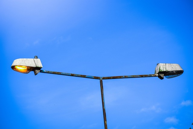 Why is choosing the right email platform crucial for small list monetization